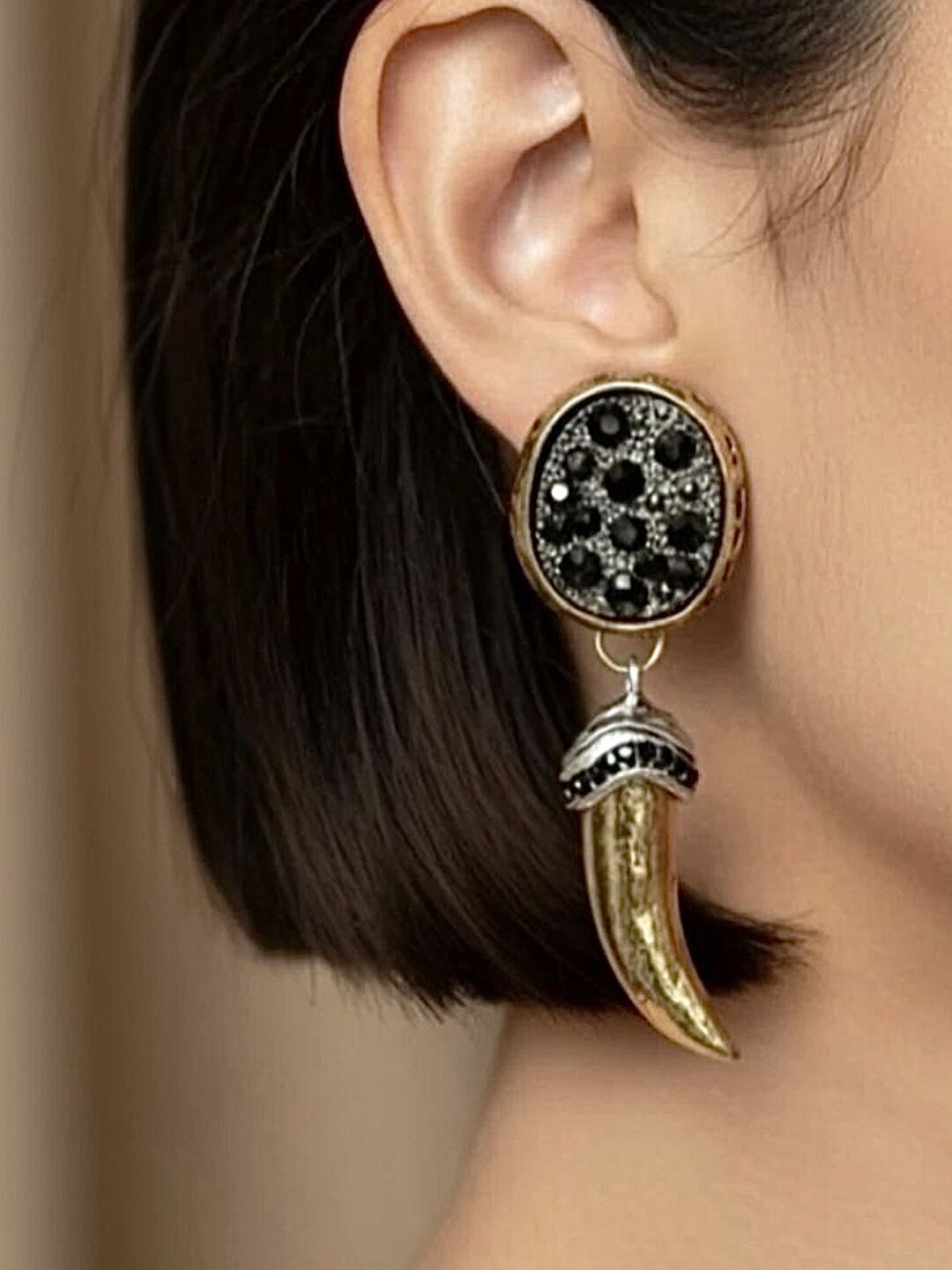 Fildişi Taşlı Küpe