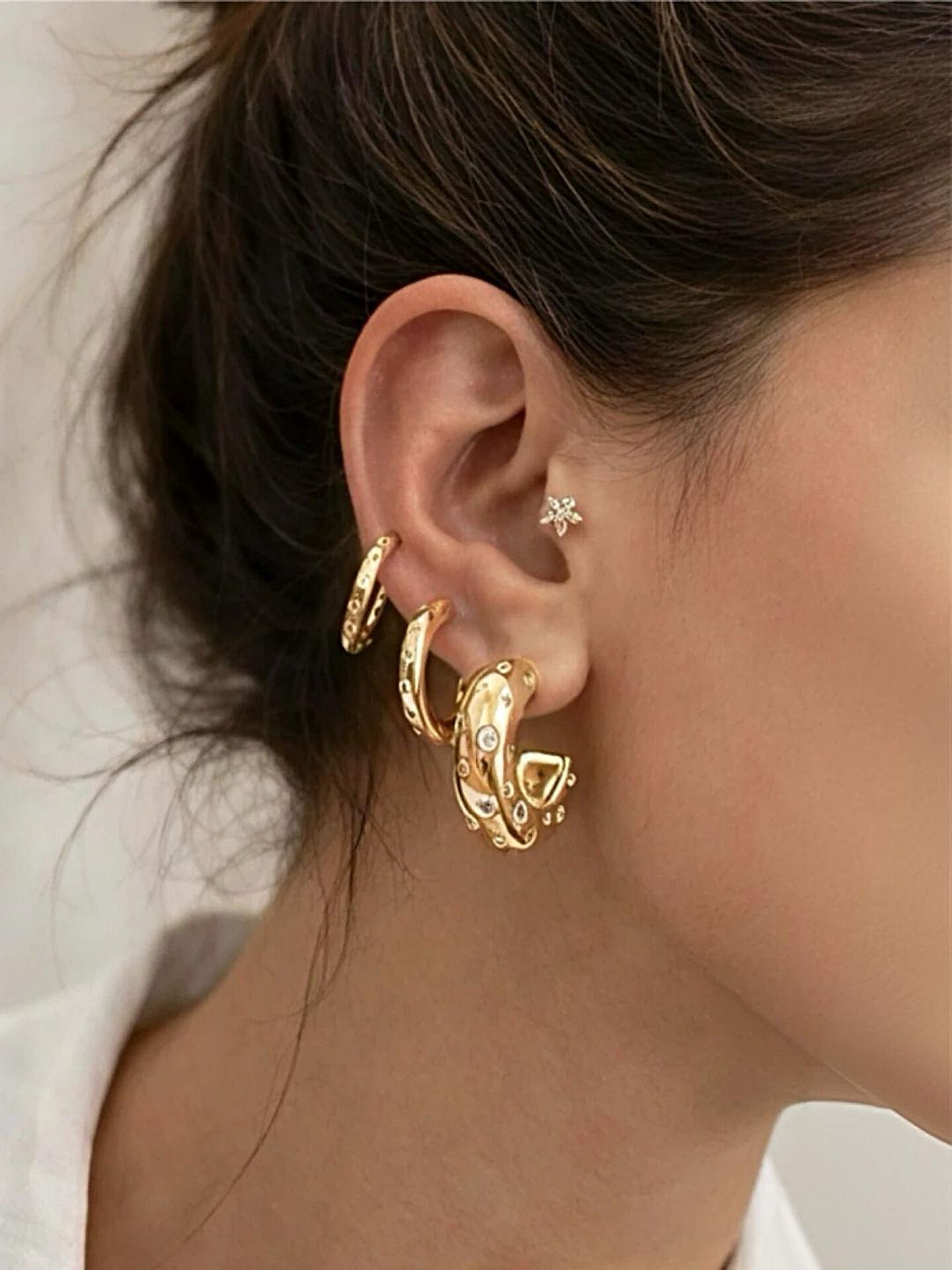 Brilla Zirkon Taşlı Kalın Halka Gold Küpe