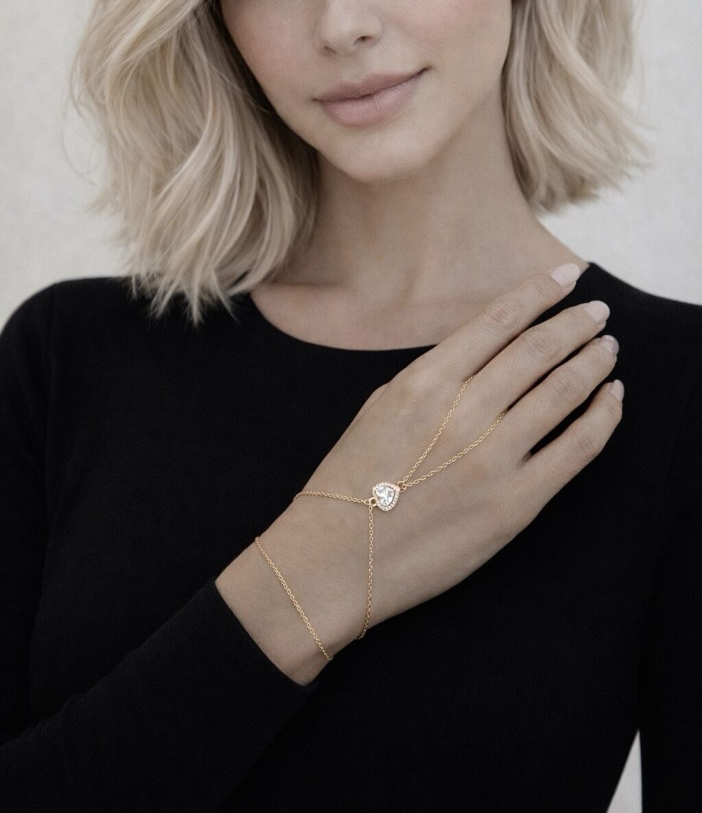 Lova Kalp Formlu Taş Detaylı Gold Şahmeran