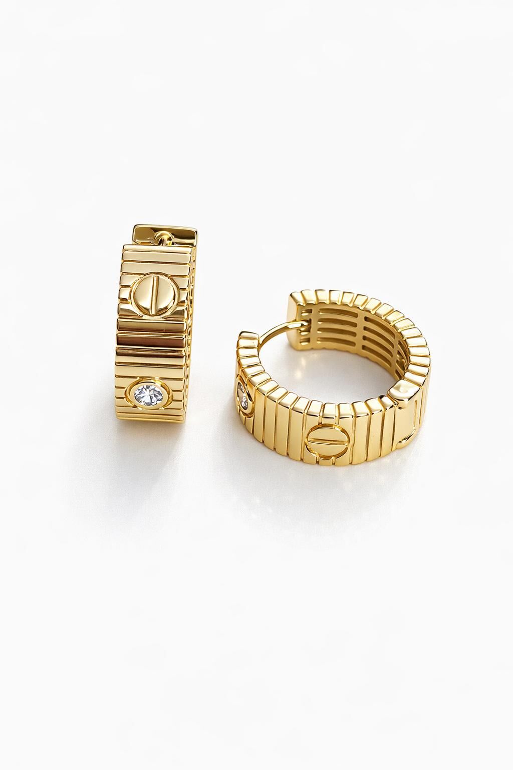 Core Hoop Gold Taş Detaylı Modern Tasarım Şık Halka Küpe