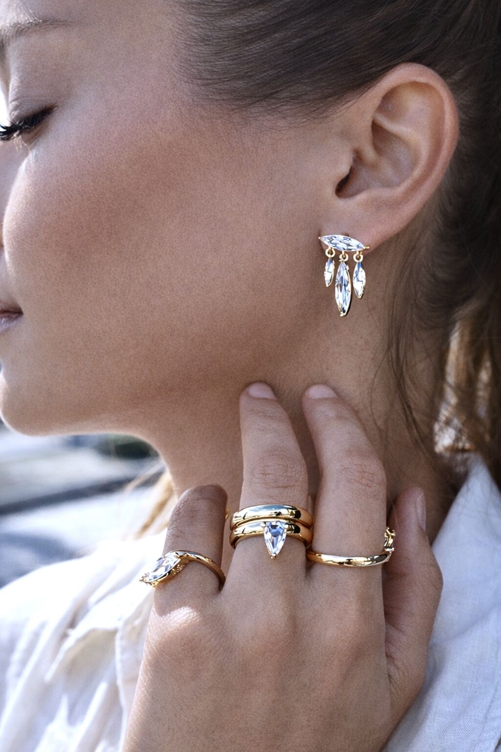 Aurel Cascade Gold Renk Marquise Taşlı Sallantılı Küpe