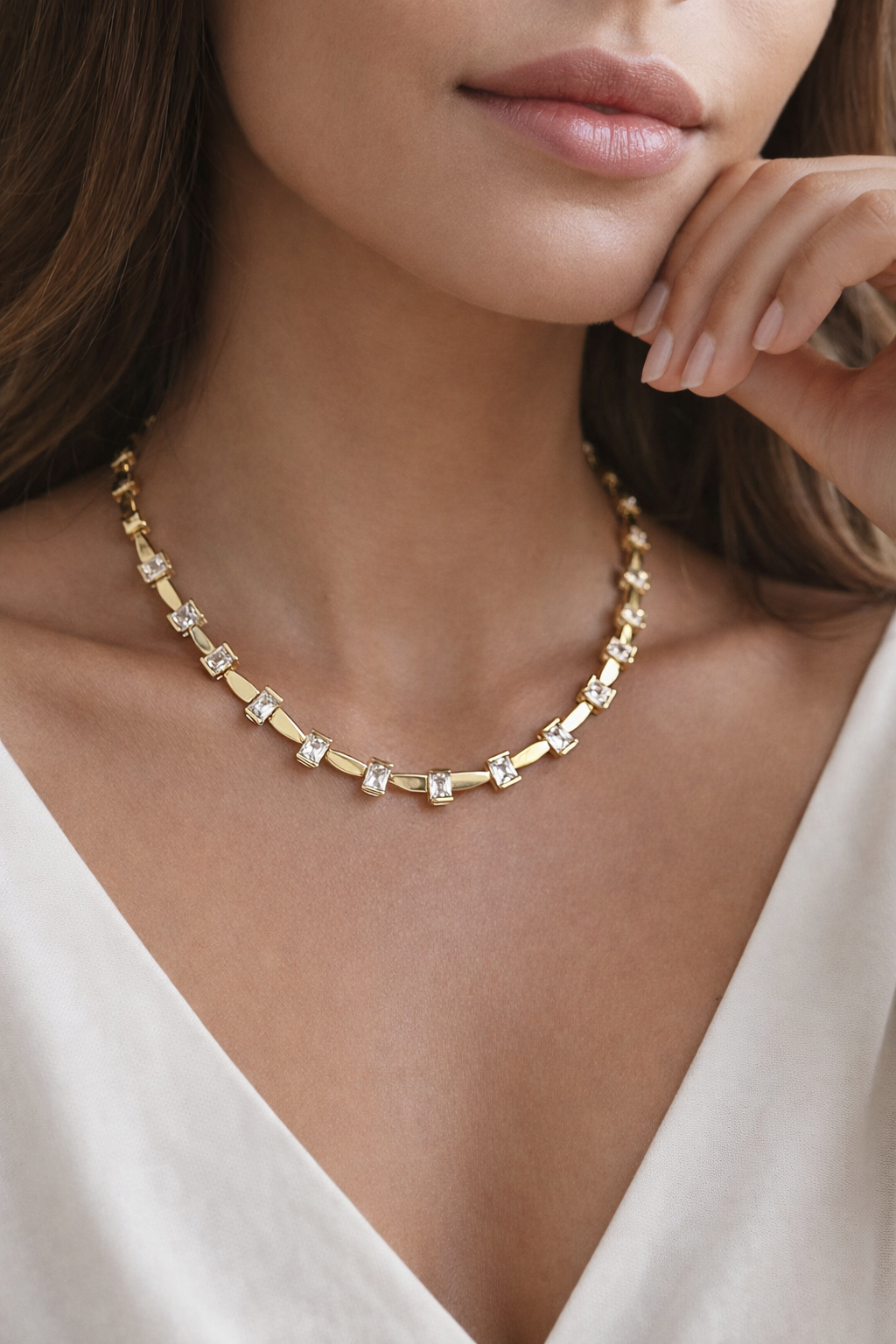 Liora Glow Baget Taşlı Altın Kolye