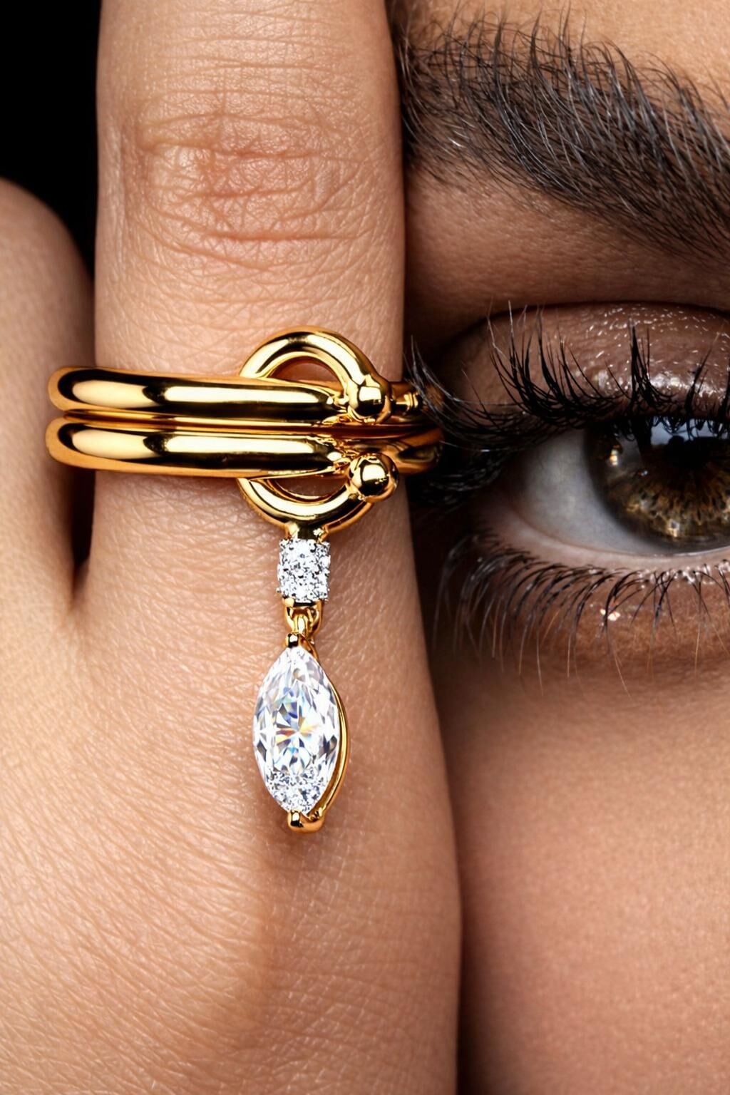 Noira Lock Drop Taşlı Altın Kaplama Yüzük