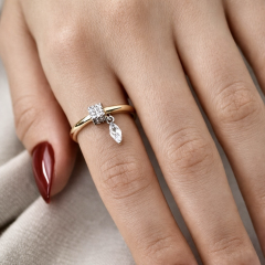 Charm Drop Taşlı Sallantılı Altın Kaplama Yüzük